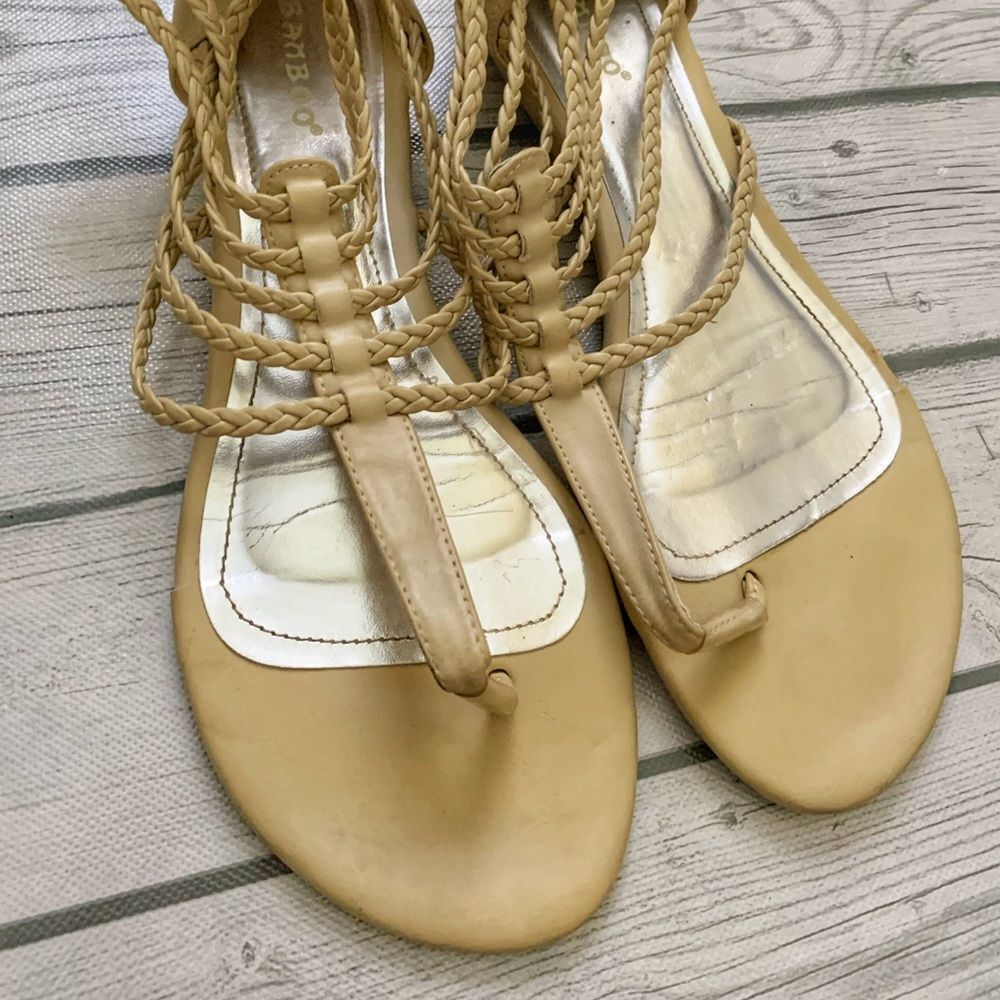 Bamboo cream sandals-size 8 - Picture 2 of 6
